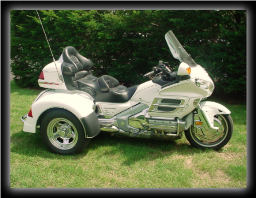 White 1800 Goldwing with Independent Suspension